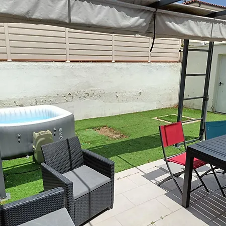 Maison Spacieuse Avec Gonflable Perpignan